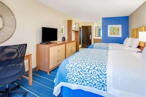Arya Inn & Suites Main image
